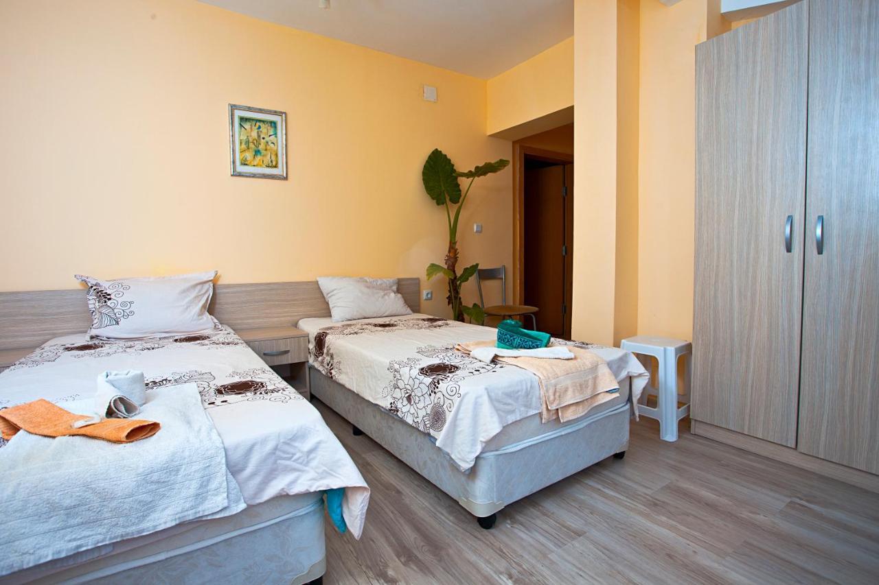 Familly Hotel Randevu Kranevo Exterior photo