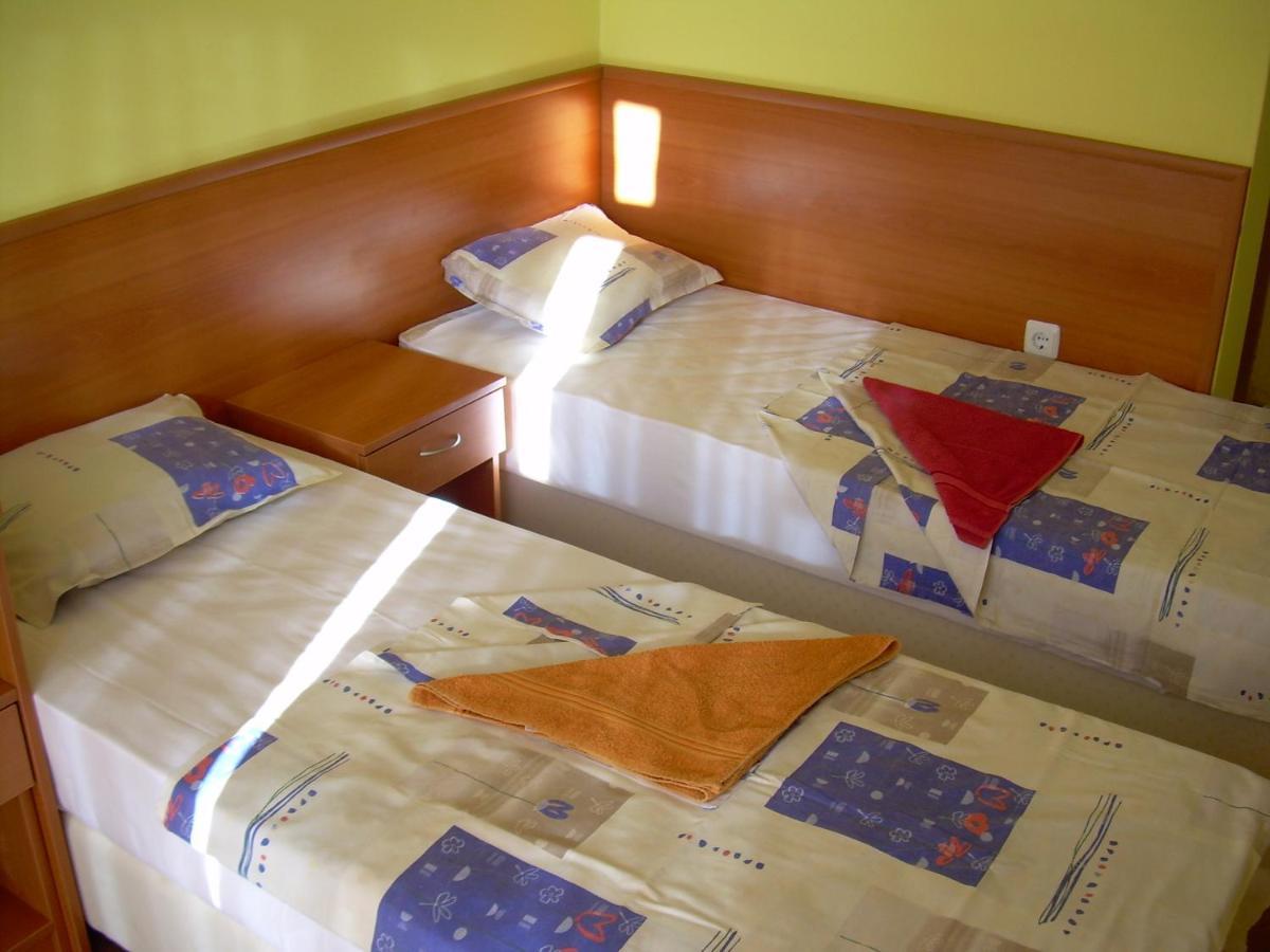 Familly Hotel Randevu Kranevo Exterior photo