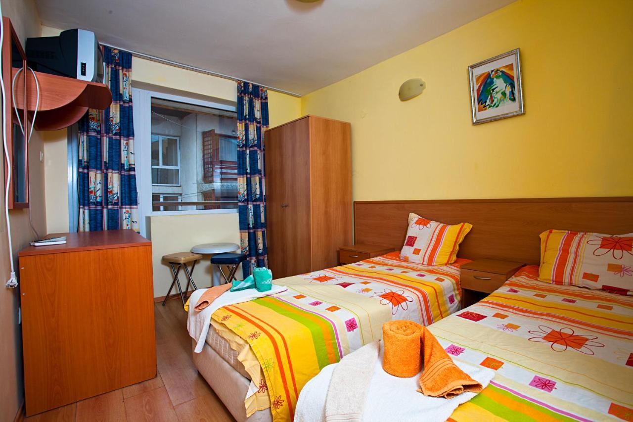 Familly Hotel Randevu Kranevo Exterior photo