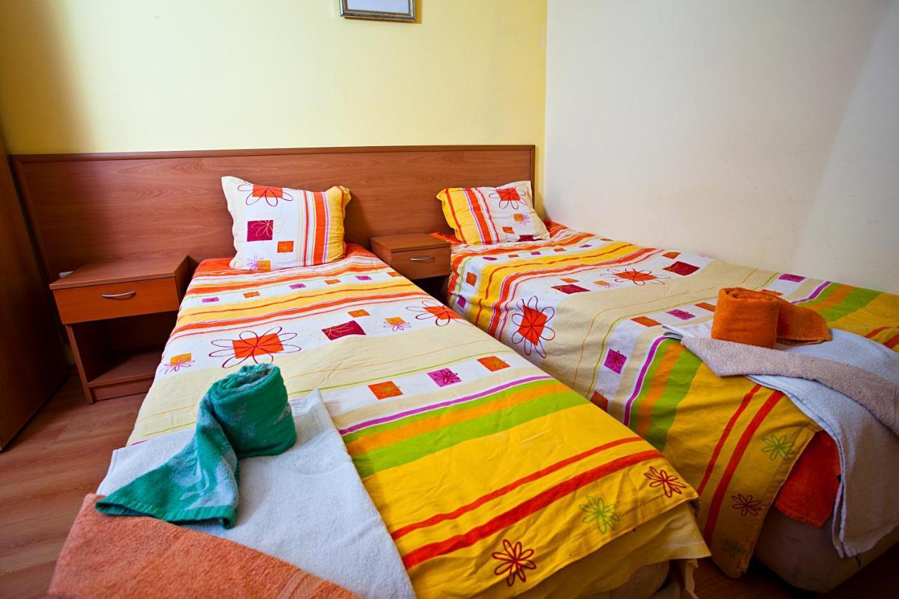 Familly Hotel Randevu Kranevo Exterior photo