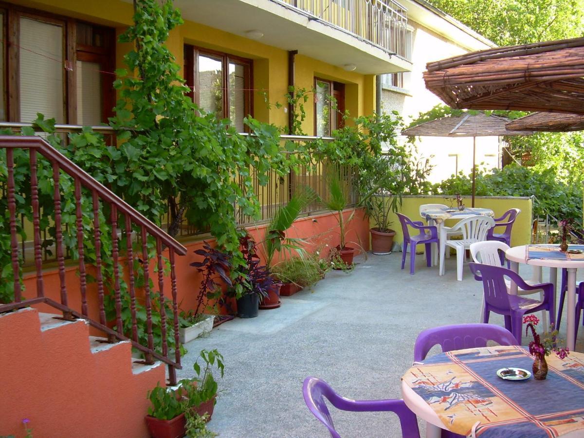 Familly Hotel Randevu Kranevo Exterior photo